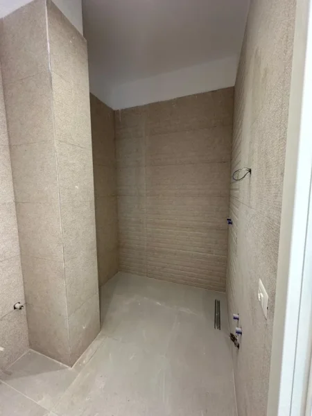Tirane, shitet apartament 1+1+Ballkon Kati 1, 54 m² 89.000 € (Kopshti Zologjik)