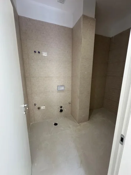 Tirane, shitet apartament 1+1+Ballkon Kati 1, 54 m² 89.000 € (Kopshti Zologjik)