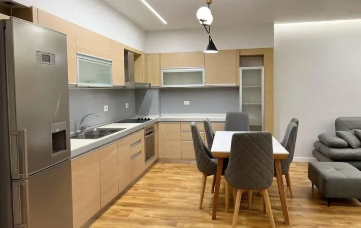 Tirane, shitet apartament 1+1 Kati 3, 75 m² 165.000 € (Komuna e Parisit)