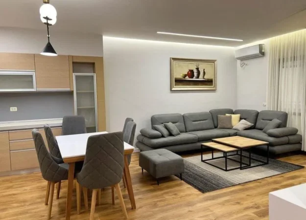 Tirane, shitet apartament 1+1 Kati 3, 75 m² 165.000 € (Komuna e Parisit)