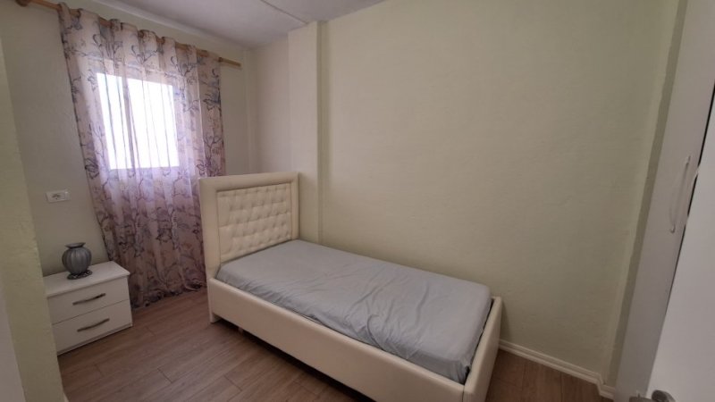 Tirane, jepet me qera apartament 3+1 Kati 2, 100 m² 700 € (Xhamllik)