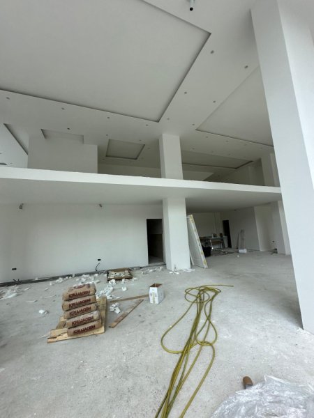 Tirane, jepet me qera ambjent biznesi Kati 0, 450 m² 6.750 € (Rruga Jordan Misja) TT 1233