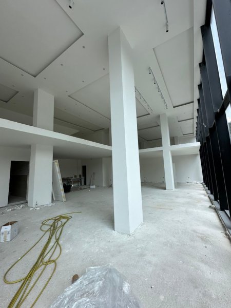 Tirane, jepet me qera ambjent biznesi Kati 0, 450 m² 6.750 € (Rruga Jordan Misja) TT 1233