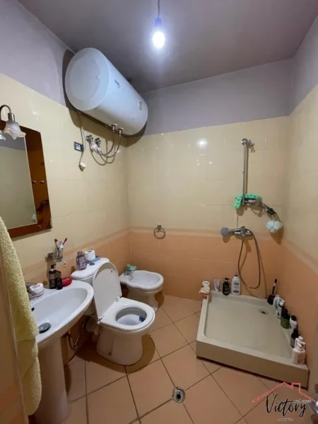 Tirane, shitet 2+1+Ballkon Kati 7, 86 m² 125.000 € (Yzberish)