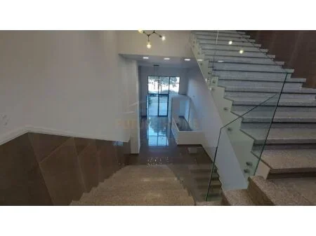 Tirane, shitet ambjent biznesi Kati 1, 42 m² 127.000 € (Rruga Kongresi Manastirit, Kompleksi ASL, Tirane, AREA43084)