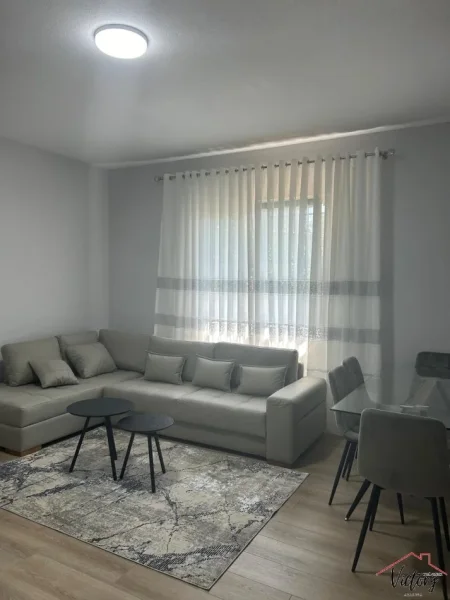 Tirane, jepet me qera apartament 2+1 Kati 2, 80 m² 450 € (Shkoze)