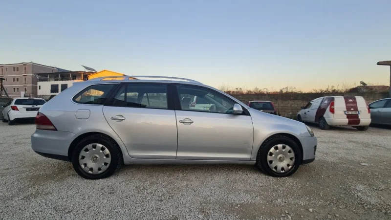 Tirane, shes me portobagazh Volkswagen Golf 5 Nafte, gri metalizato manuale Klima 4.000 €