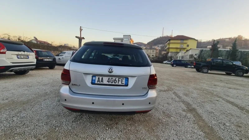 Tirane, shes me portobagazh Volkswagen Golf 5 Nafte, gri metalizato manuale Klima 4.000 €