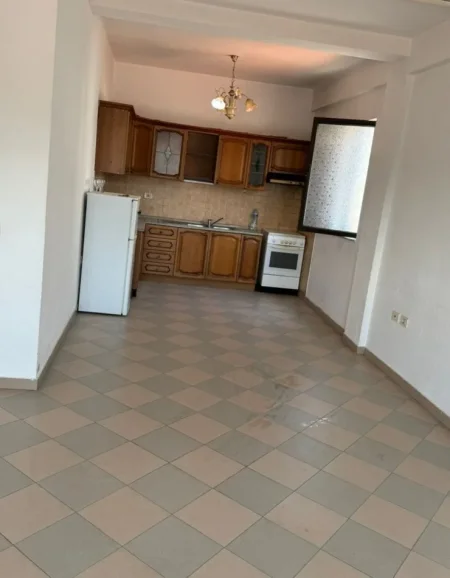 shitet apartament 2+1+Ballkon , 100 m² 120.000 € (Laprake)