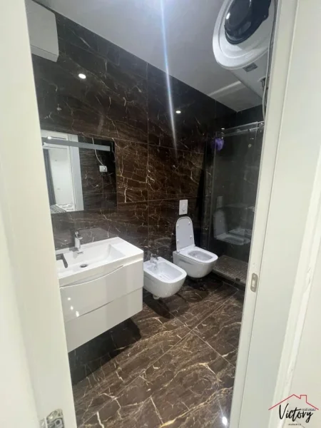 Tirane, jepet me qera apartament 2+1 Kati 4, 100 m² 750 € (Jordan Misja)