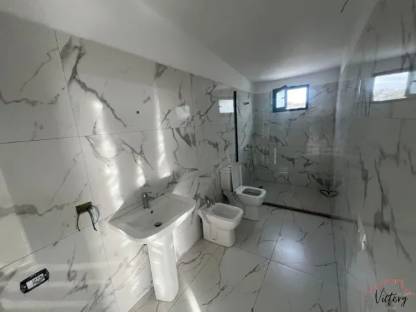 Durres, shitet apartament 2+1 Kati 6, 74 m² 105.000 € (Golem)
