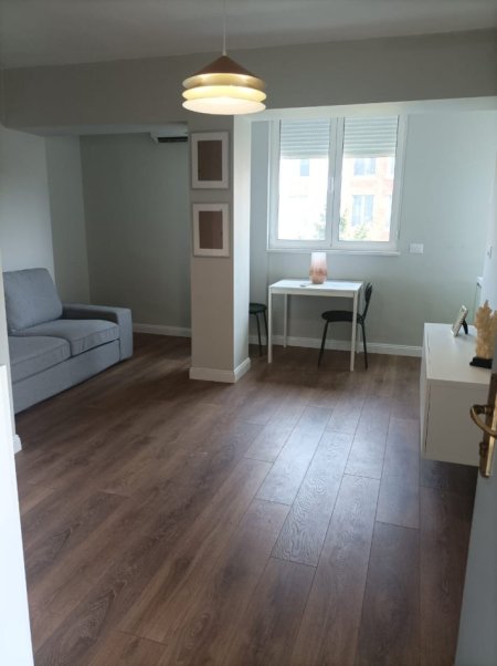 Tirane, jepet me qera apartament 1+1 Kati 3, 450 € 