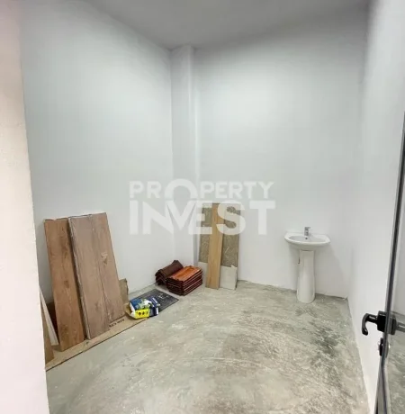 Tirane, jepet me qera ambjent biznesi Kati 2, 147 m² 1.500 € (Rruga e Durresit)