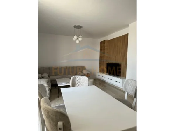 Tirane, jepet me qera apartament 2+1 Kati 9, 98 m² 500 € (Unaza e Re, Astir)