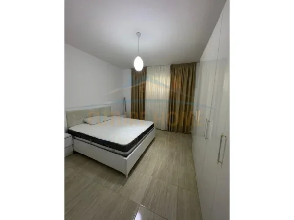 Tirane, jepet me qera apartament 2+1 Kati 9, 98 m² 500 € (Unaza e Re, Astir)