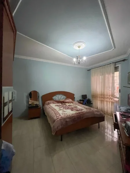 Tirane, shitet apartament 3+1+Ballkon , 107 m² (Stacioni i Trenit)