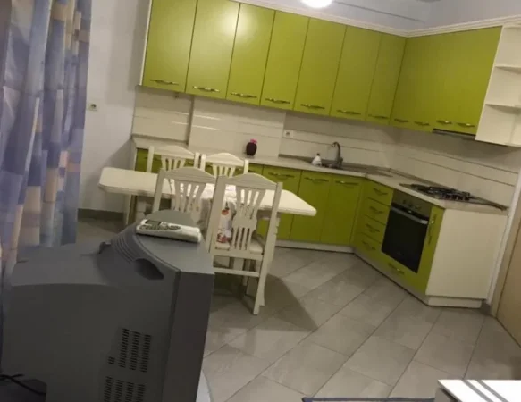 Tirane, jepet me qera apartament 2+1 Kati 6, 85 m² 400 € (yzberisht)