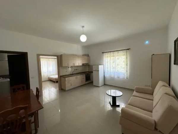 Tirane, jepet me qera apartament 1+1 Kati 1, 55 m² 350 € (Ish Tregu Elektrik)
