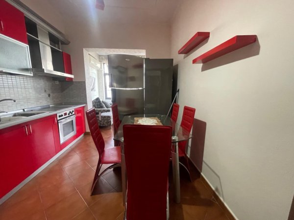 Tirane, jepet me qera apartament 2+1 Kati 2, 85 m² 350 € (Babrru,)