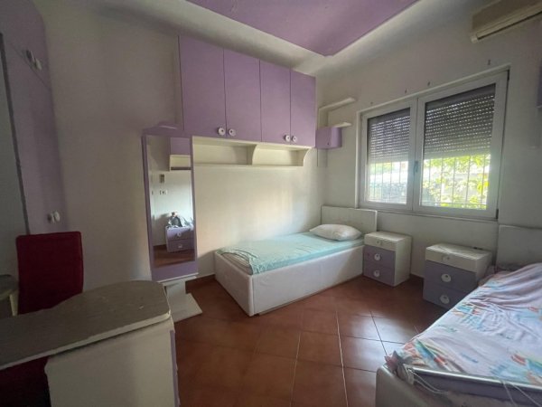 Tirane, jepet me qera apartament 2+1 Kati 2, 85 m² 350 € (Babrru,)
