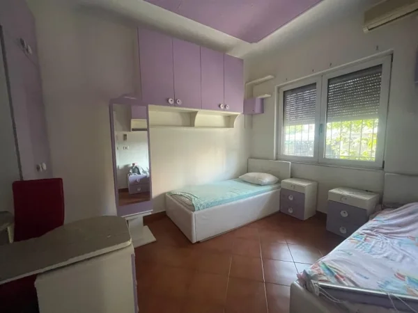 Tirane, jepet me qera apartament 2+1 Kati 2, 85 m² 350 € (Babrru,)