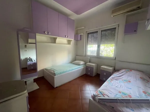 Tirane, jepet me qera apartament 2+1 Kati 2, 85 m² 350 € (Babrru,)