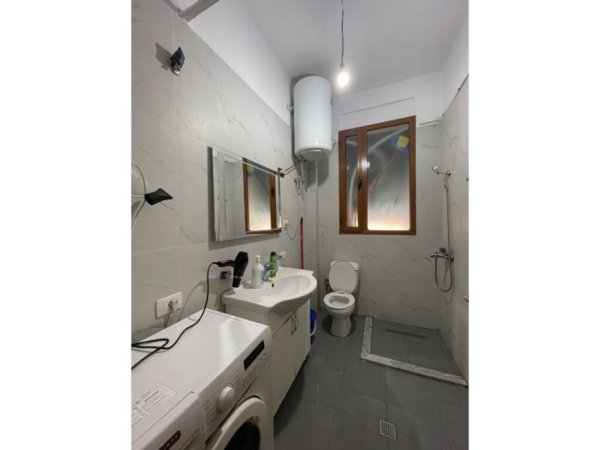 Tirane, jepet me qera apartament 2+1 Kati 4, 95 m² 700 € (Qender, prane Universitetit &quot;Albanian University&quot;)