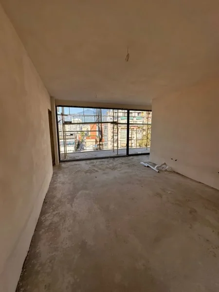 Tirane, shitet apartament 2+1+Ballkon Kati 6, 86 m² 145.000 € (rruga e dibres)