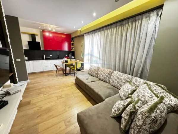 Tirane, shitet apartament 1+1+post parkimi Kati 1, 75 m² 230.000 € (Delijorgji)