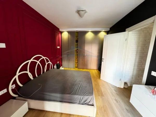 Tirane, shitet apartament 1+1+post parkimi Kati 1, 75 m² 230.000 € (Delijorgji)