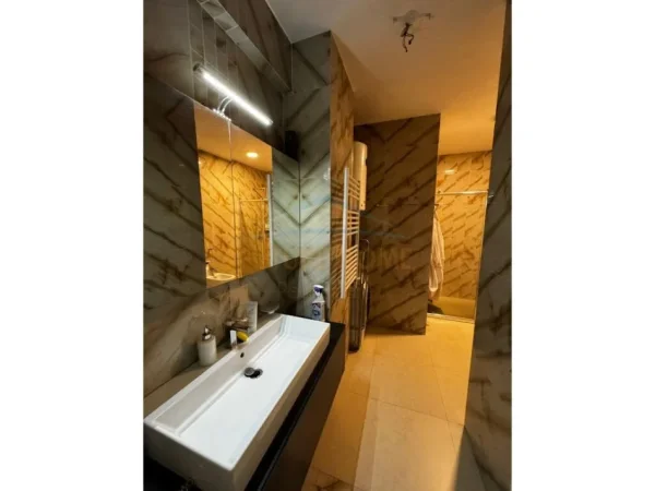 Tirane, shitet apartament 1+1+post parkimi Kati 1, 75 m² 230.000 € (Delijorgji)