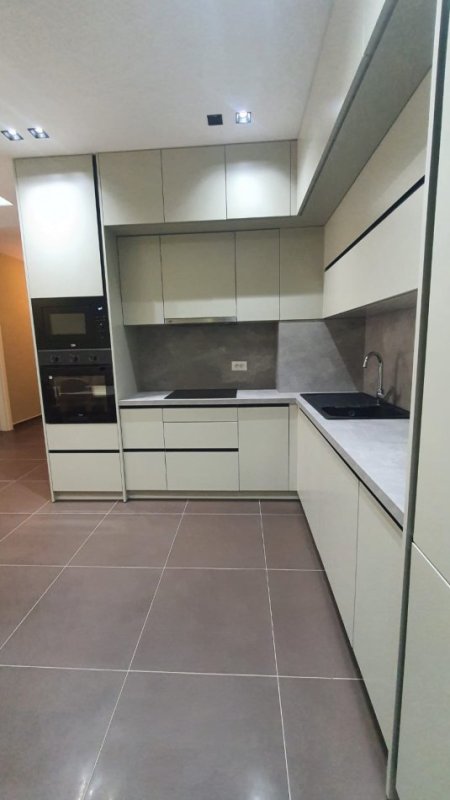 Tirane, jepet me qera apartament 2+1 Kati 4, 102 m² 550 € (Rruga 3 Deshmoret,Yzberisht)