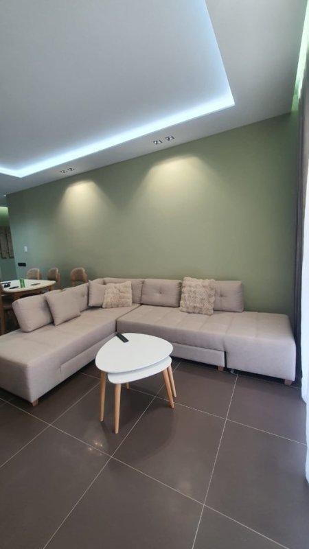 Tirane, jepet me qera apartament 2+1 Kati 4, 102 m² 550 € (Rruga 3 Deshmoret,Yzberisht)