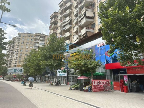 Tirane, shitet apartament 1+1 Kati 10, 65 m² 89.000 € (Unaze W Re,prane kompleksit Romario)
