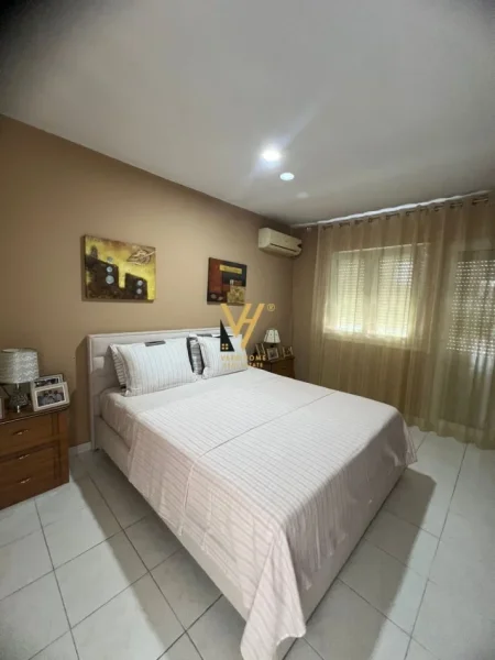 Tirane, shitet Vile 3+1+Ballkon Kati 0, 216 m² 324.000 € (RRUGA 5 MAJI)