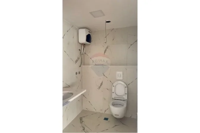 Tirane, jepet me qera ambjent biznesi Kati 1, 485 m² (rruga e dibres)