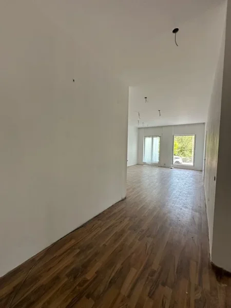 Tirane, shitet apartament 2+1+Ballkon Kati 1, 110 m² 150.000 € (Kopshti Zologjik)