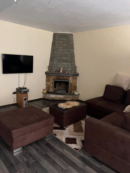 Tirane, jepet me qera Vile 3 Katshe Kati 2, 170 m² 600 € (Breyli)