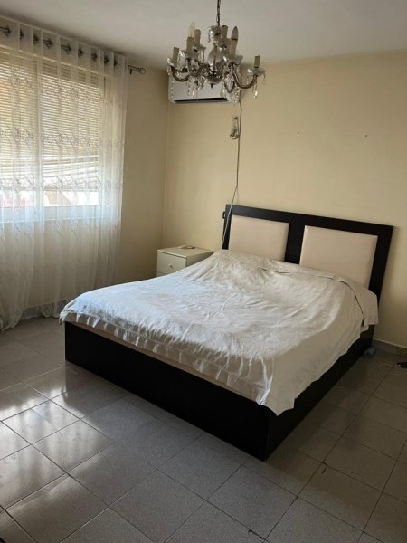Tirane, jepet me qera Vile 3 Katshe Kati 2, 170 m² 600 € (Breyli)