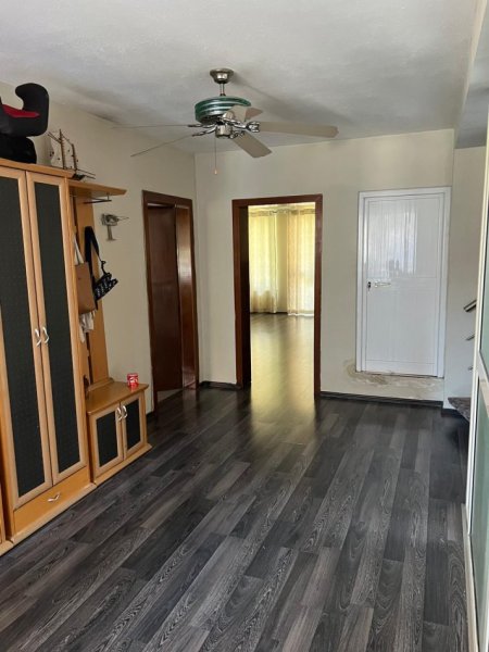 Tirane, jepet me qera Vile 3 Katshe Kati 2, 170 m² 600 € (Breyli)
