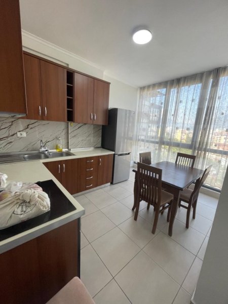 Tirane, jepet me qera apartament 2+1+Aneks+Ballkon Kati 7, 90 m² 600 € (Rwzidenca Alba)