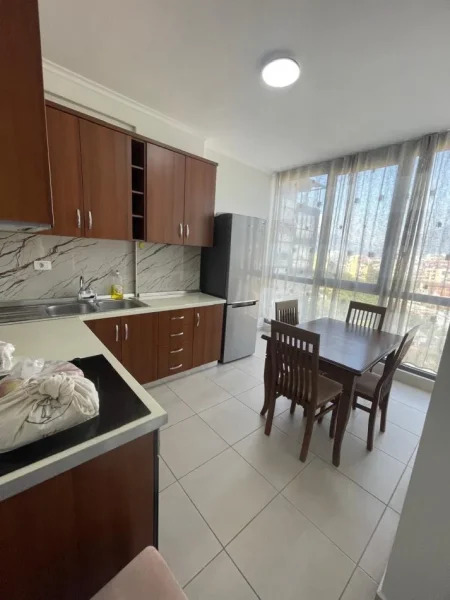 Tirane, jepet me qera apartament 2+1+Aneks+Ballkon Kati 7, 90 m² 600 € (Rwzidenca Alba)