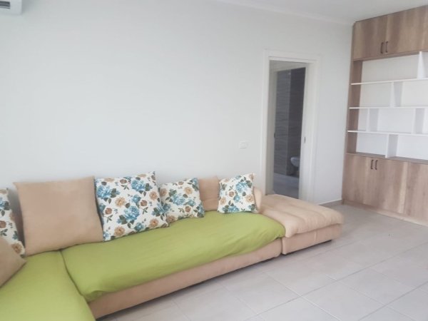 Tirane, jepet me qera apartament 2+1+Aneks+Ballkon Kati 7, 90 m² 600 € (Rwzidenca Alba)
