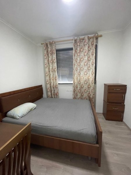 Tirane, jepet me qera apartament 2+1+Aneks+Ballkon Kati 7, 90 m² 600 € (Rwzidenca Alba)