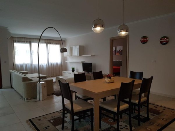 Tirane, jepet me qera apartament 2+1+Aneks+Ballkon Kati 3, 127 m² 800 € (Bogdanet)
