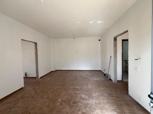 Tirane, shes apartament 3+1+Aneks+Ballkon Kati 4, 119 m² (Fresk, restorant Qesaraka)