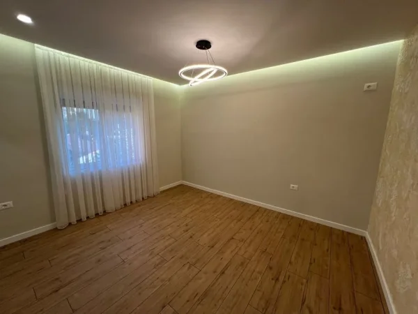 Tirane, shes apartament 1+1+Aneks+Ballkon Kati 3, 58 m² 97.999 € (Xhamllik)