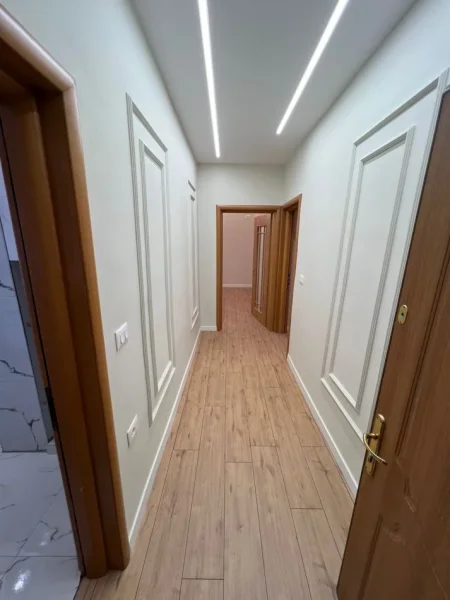 Tirane, shes apartament 1+1+Aneks+Ballkon Kati 3, 58 m² 97.999 € (Xhamllik)