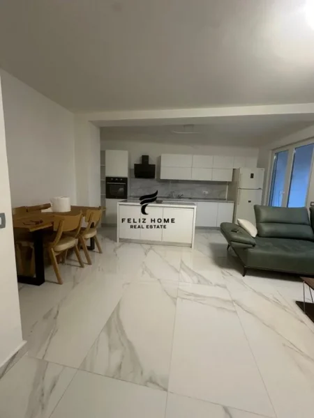 Tirane, jepet me qera apartament 2+1 Kati 2, 115 m² 800 € (LIQENI I THATE)