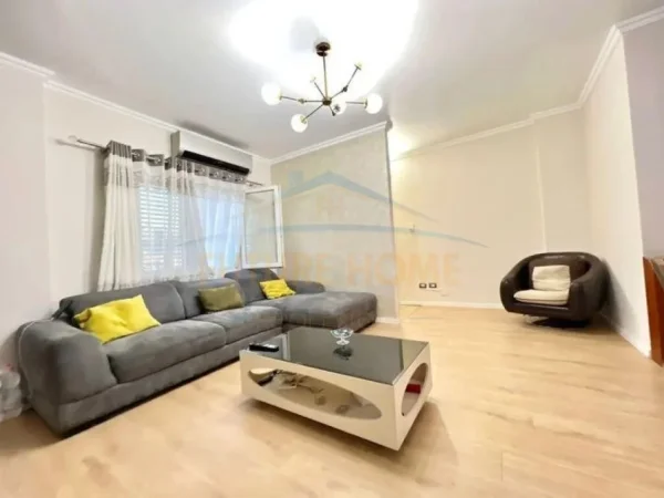Tirane, shitet apartament 2+1+Ballkon Kati 6, 96 m² 185.000 € (21 Dhjetori)